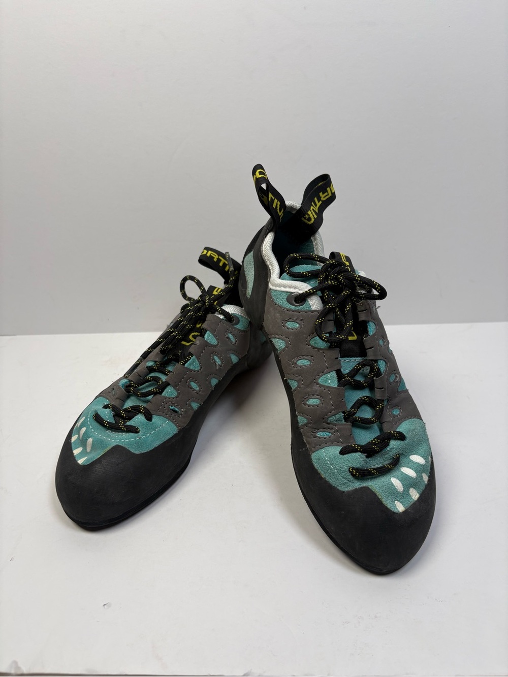 La Sportiva Women’s Size 5.5 Tarantulace Turquoise White Climbing Shoes